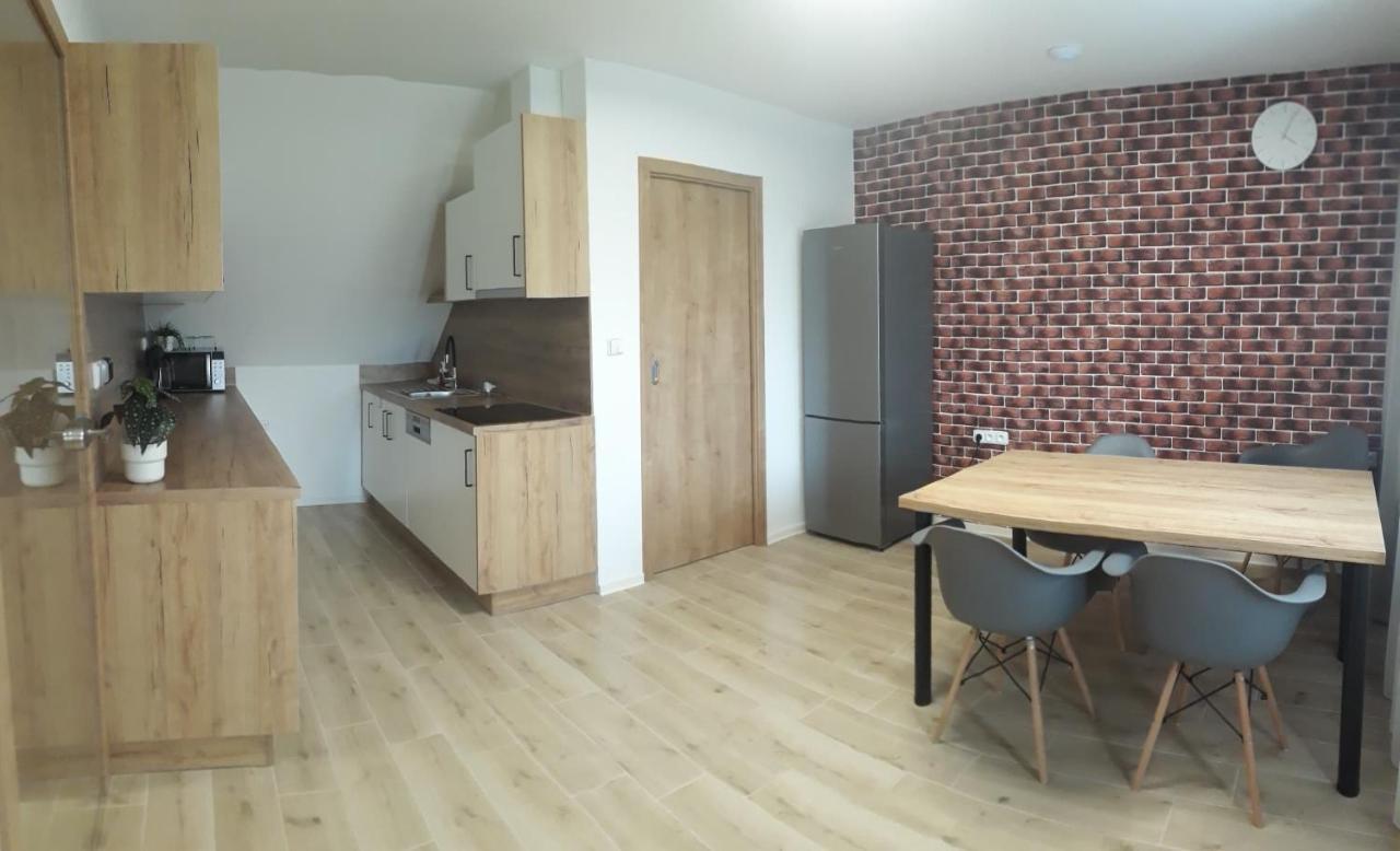 Apartmanovy Dum Na Kolonade 雷德尼斯 外观 照片