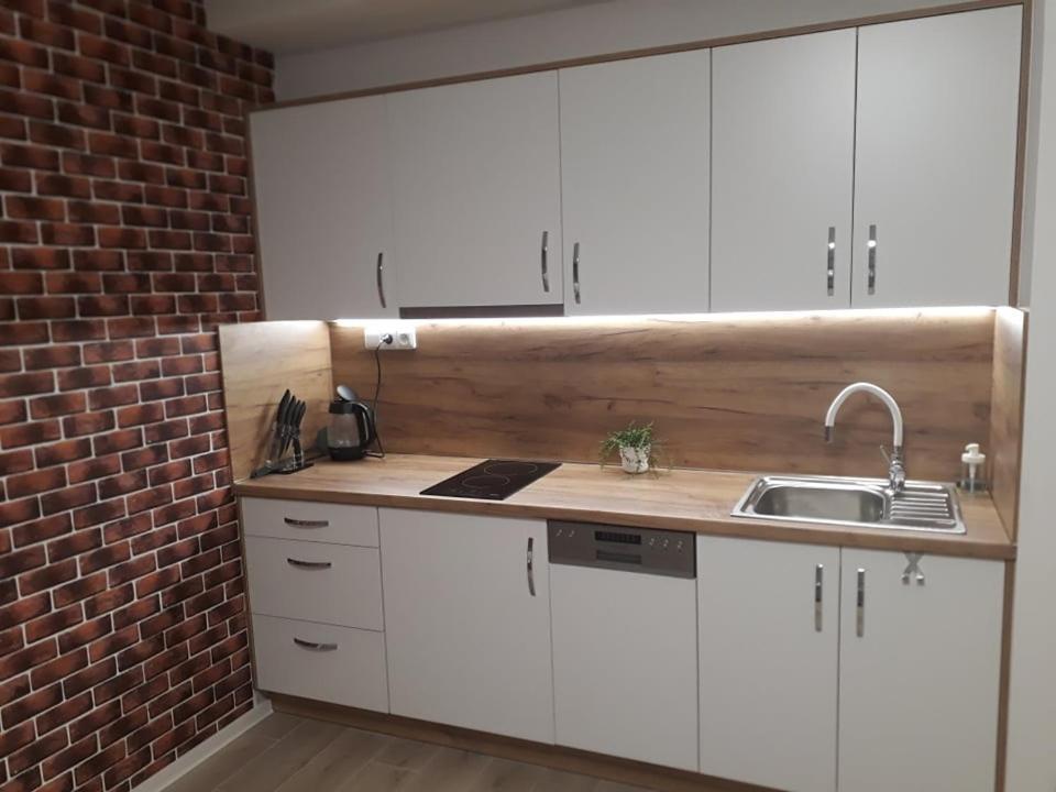 Apartmanovy Dum Na Kolonade 雷德尼斯 外观 照片